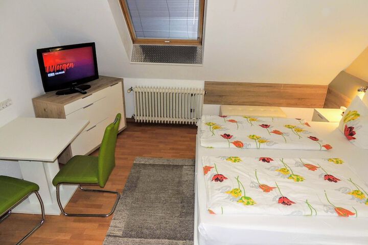 Room 48 of 272