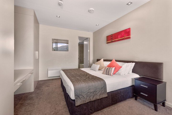Room 7 of 35