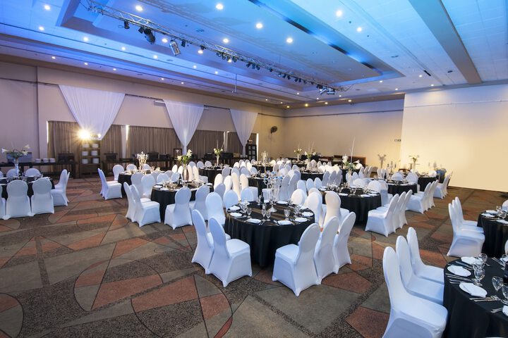 Ballroom/Hall 75 of 80