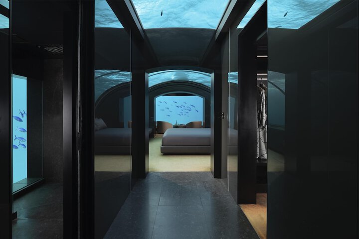 Room 45 of 215