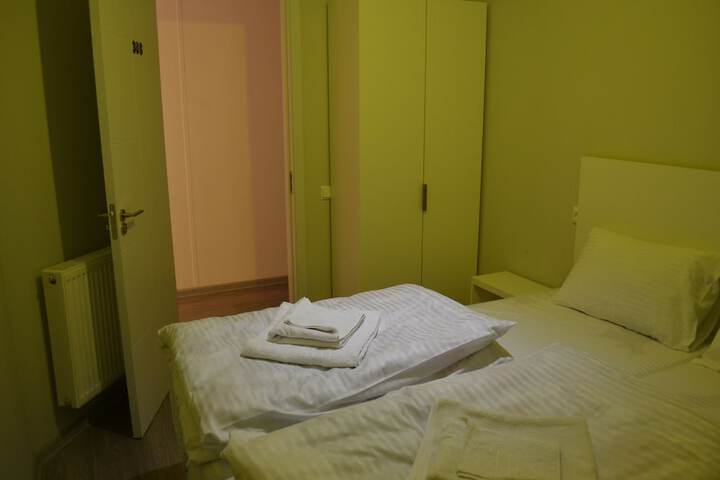 Room 34 of 131