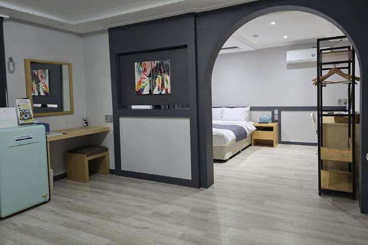 Room 111 of 184