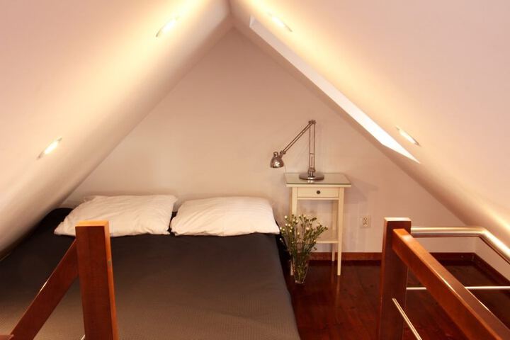 Room 44 of 69