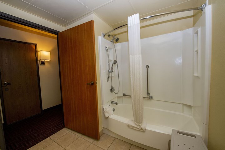 Room 33 of 68