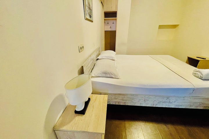 Room 12 of 146