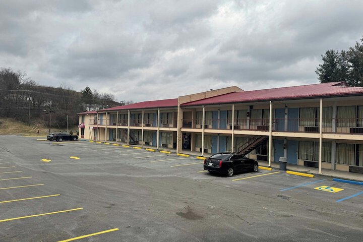 Hotel 23 of 27