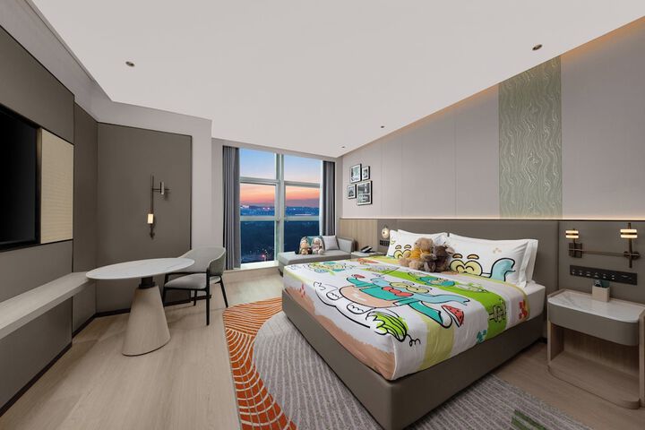 Room 8 of 87