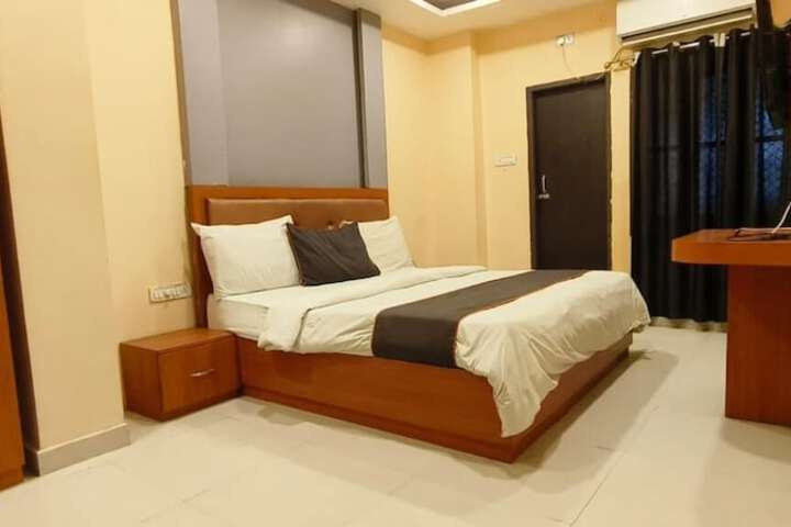 Room 3 of 8