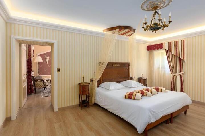 Room 14 of 70