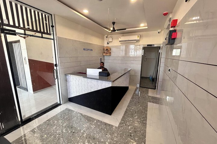 Hotel Madhav Palace