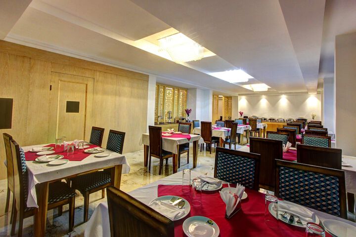 Dining 58 of 76