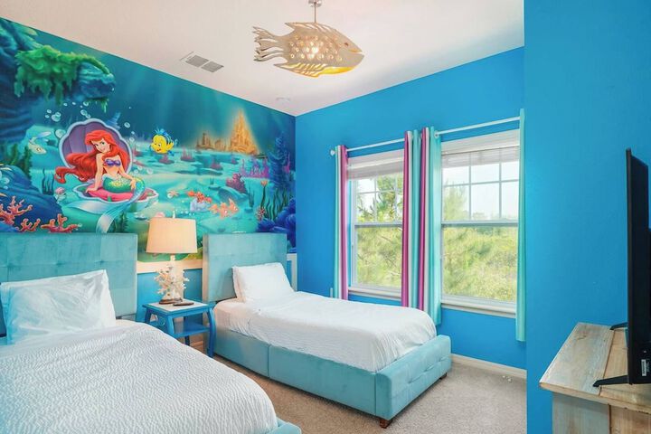 Room 2 of 40