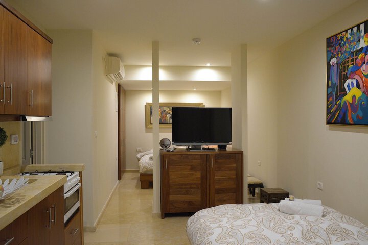 Room 2 of 25