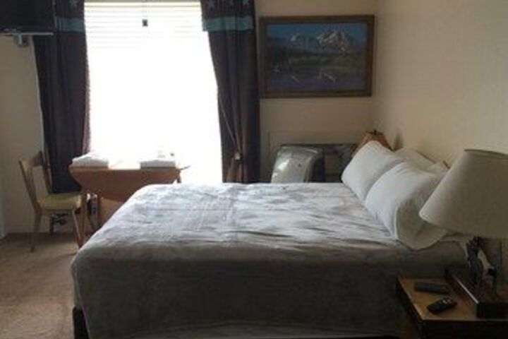 Room 11 of 20