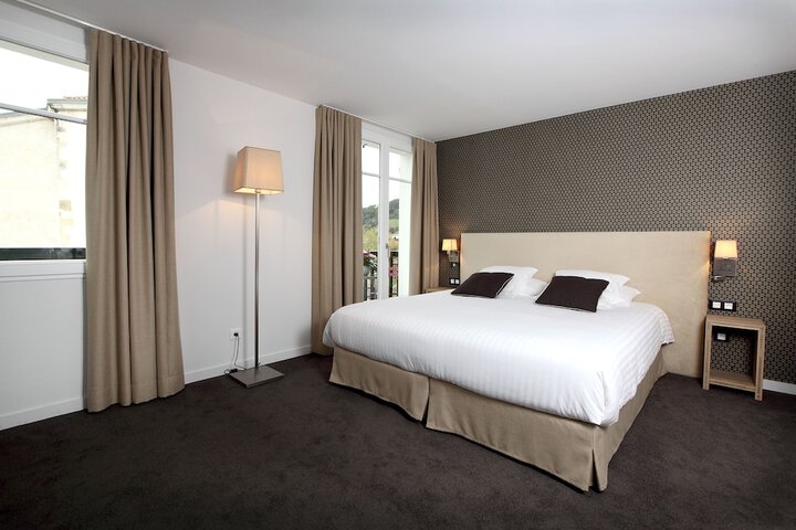 Room 4 of 20