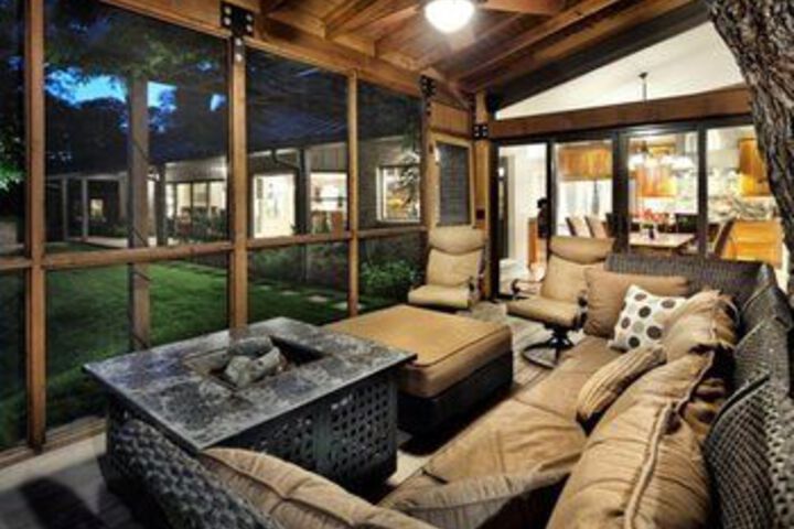 Exterior of 5Br 5BA Judges Hill Luxury Oasis by RedAwning