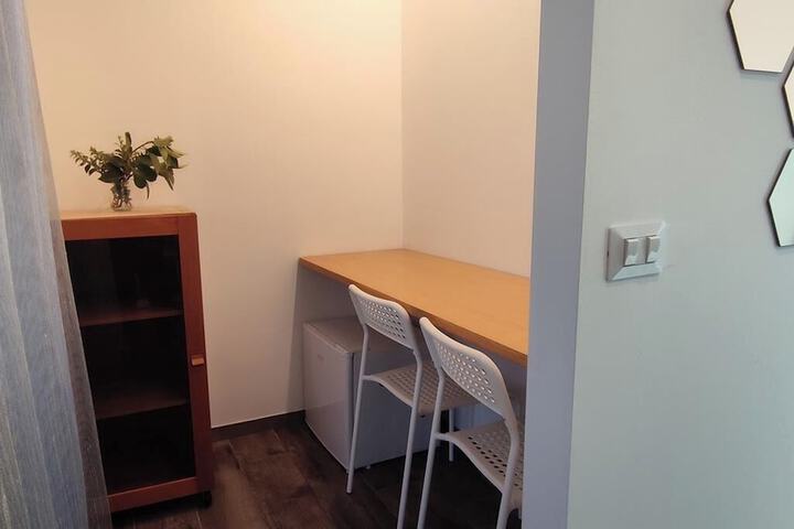 Room 14 of 127