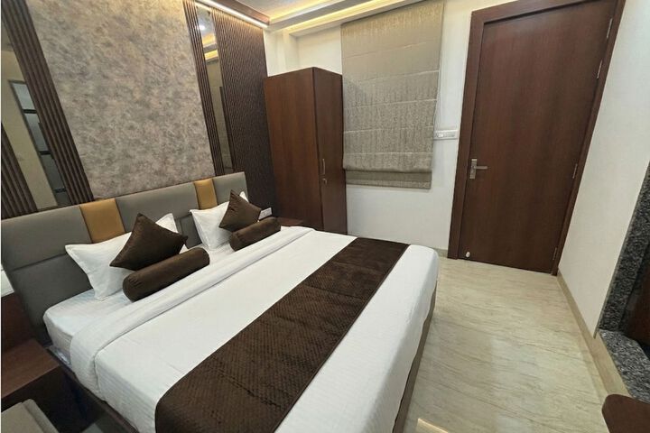Room 7 of 42