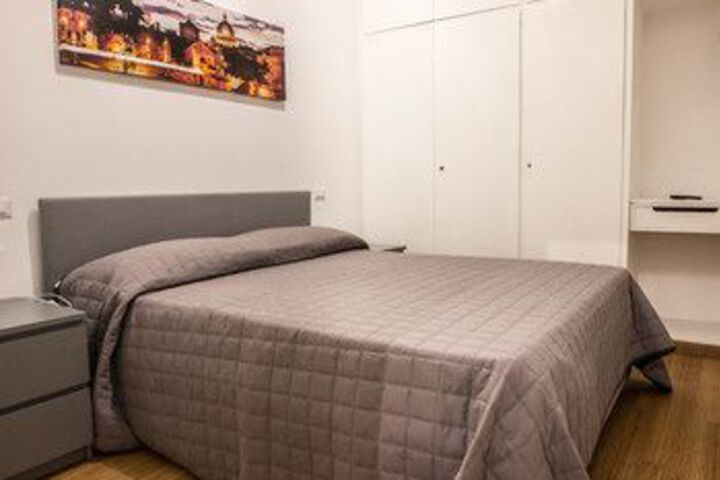 Room 11 of 25
