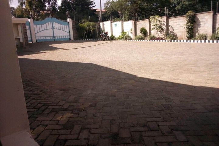 Property Grounds 23 of 26