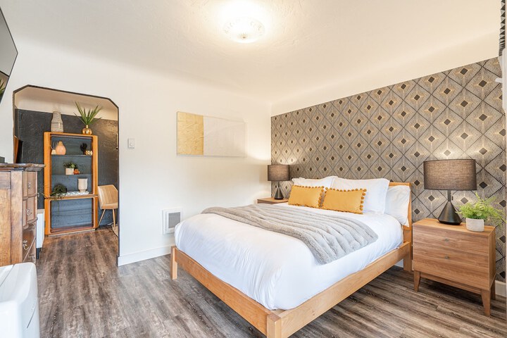 Room 4 of 71