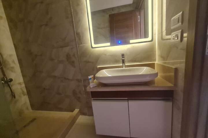 Room 49 of 85