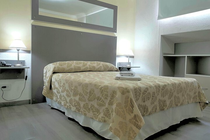Room 4 of 36