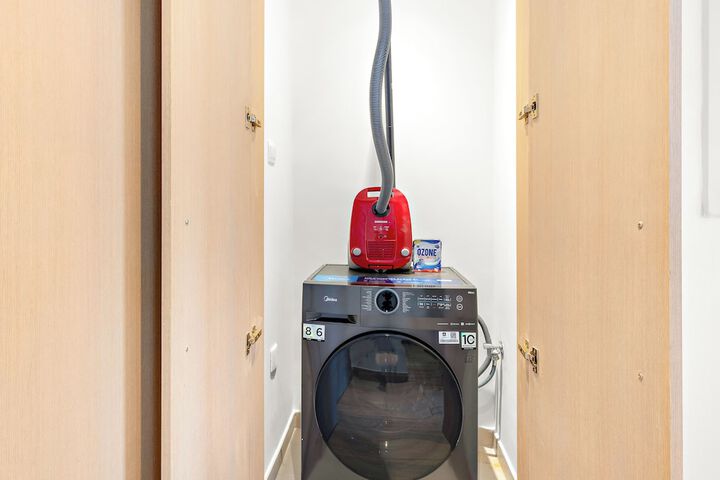 Laundry 558 of 662