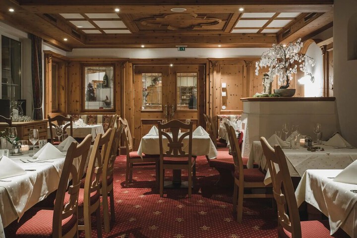 Dining 21 of 27
