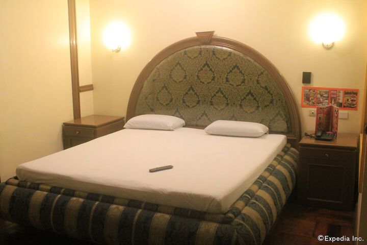 Room 9 of 27