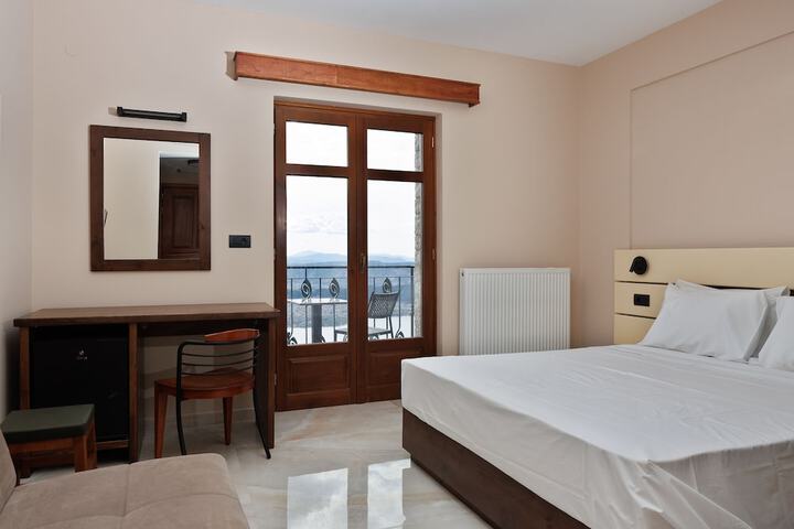 Room 9 of 40