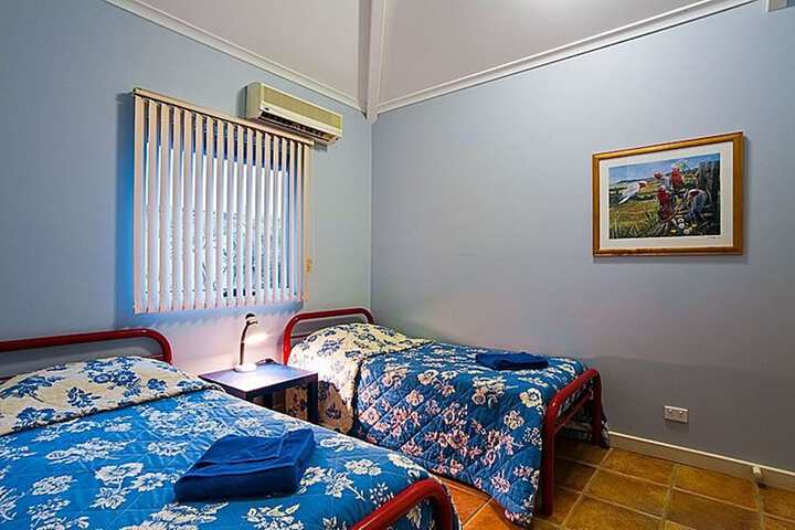 Room 11 of 83