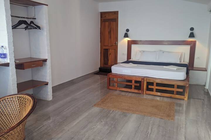 Room 16 of 45