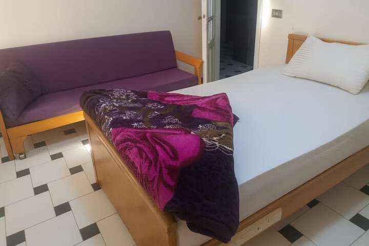 Room 11 of 33