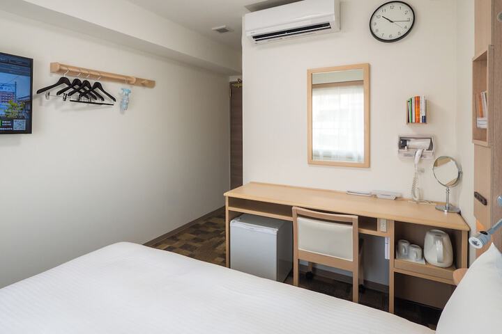 Room 7 of 50