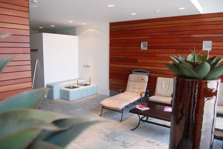 Spa 71 of 101