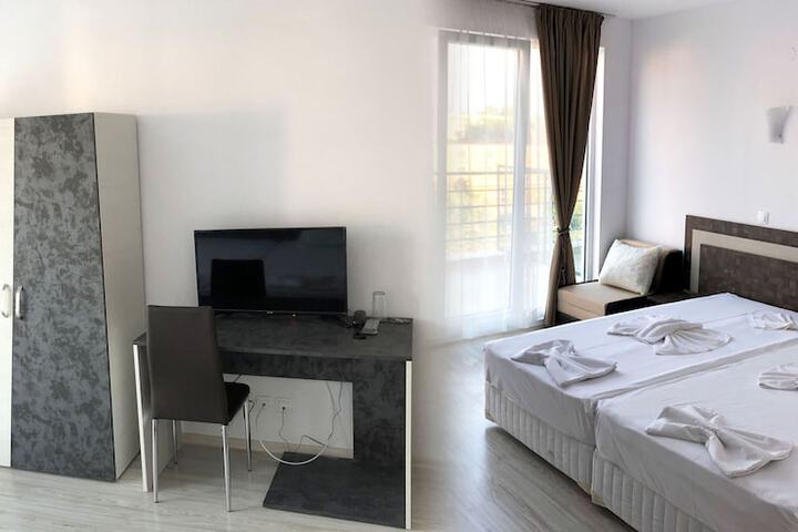 Room 33 of 134