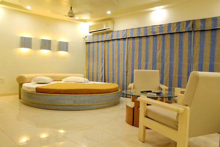 Room 11 of 31