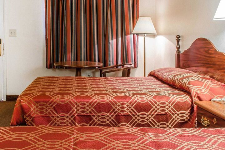 2 Double Beds (12 of 12)