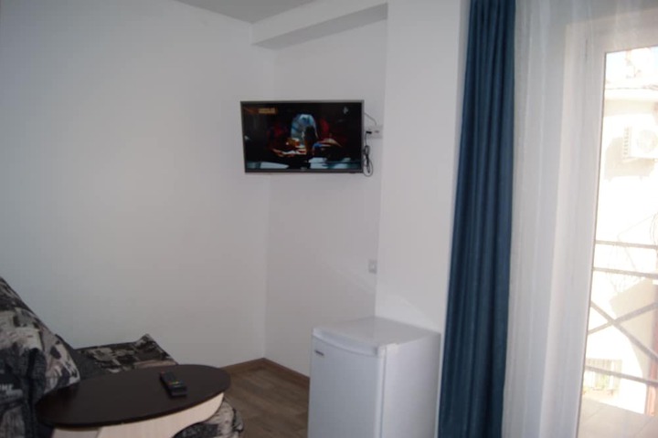 Room 21 of 34