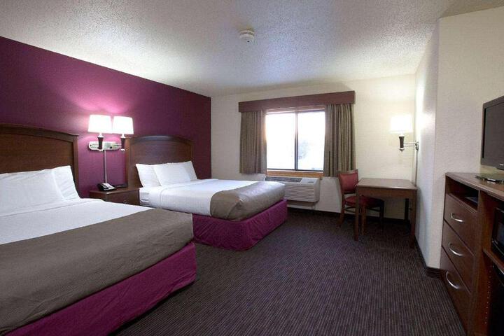 1 Queen Bed Accessible Room (10 of 11)