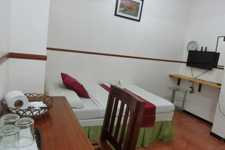 Room 27 of 69