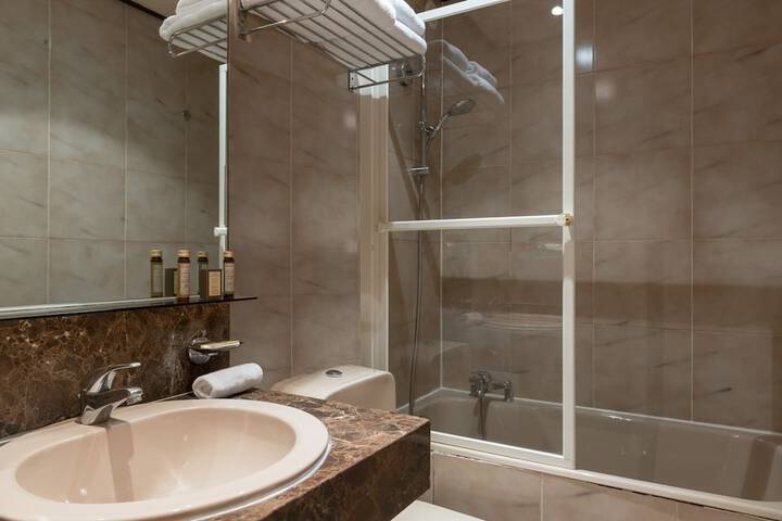 Clean Restrooms