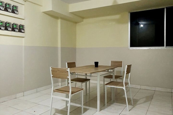 Dining 15 of 21