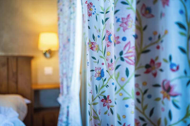 Room 27 of 40