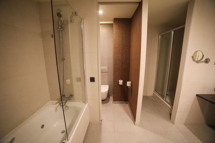 Room 56 of 105