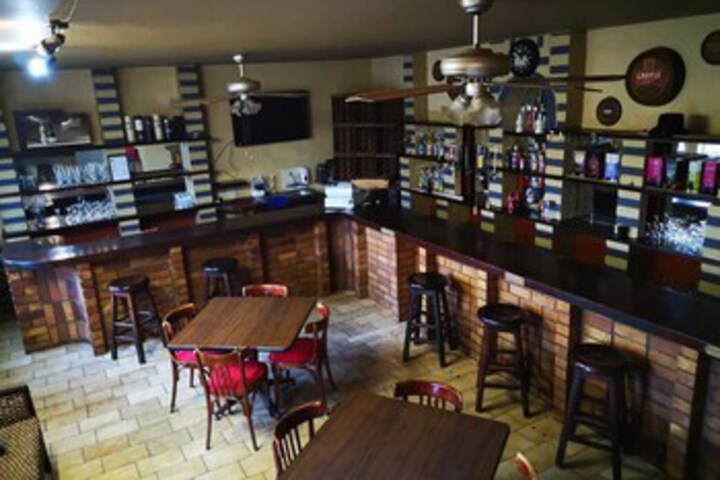 Lounge 2 of 22