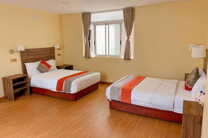 Room 10 of 32