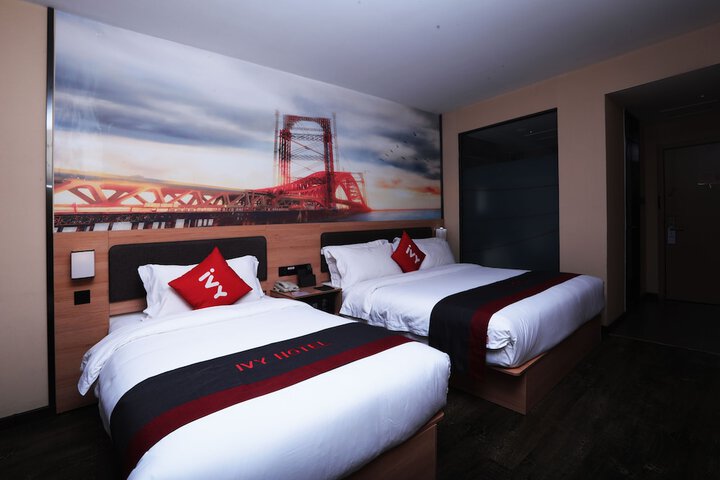 Room 7 of 34