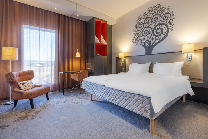 Room 73 of 249
